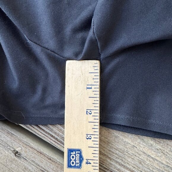 Under Armour Black Play Up Shorts Women Size Medium Loose Fit Style 3 in Inseam - Picture 6 of 9